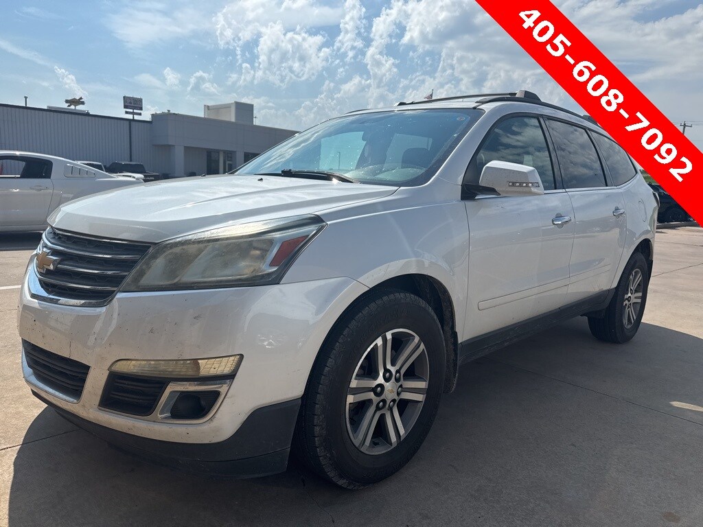 2017 Chevrolet Traverse 1LT photo 3