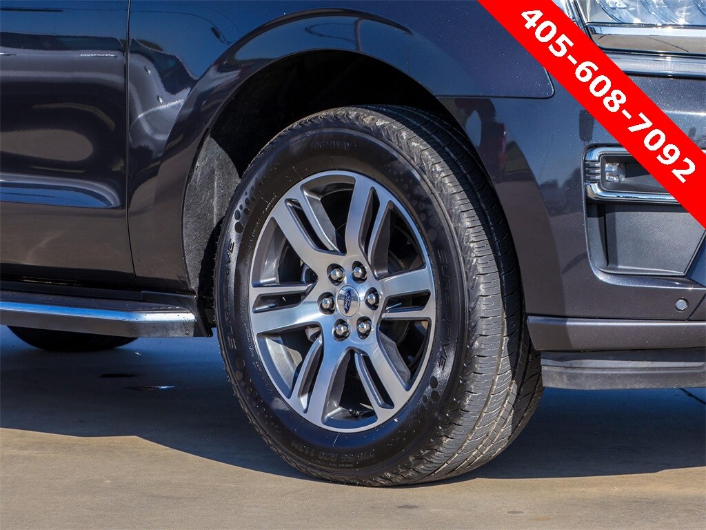 2023 Ford Expedition Limited photo 2