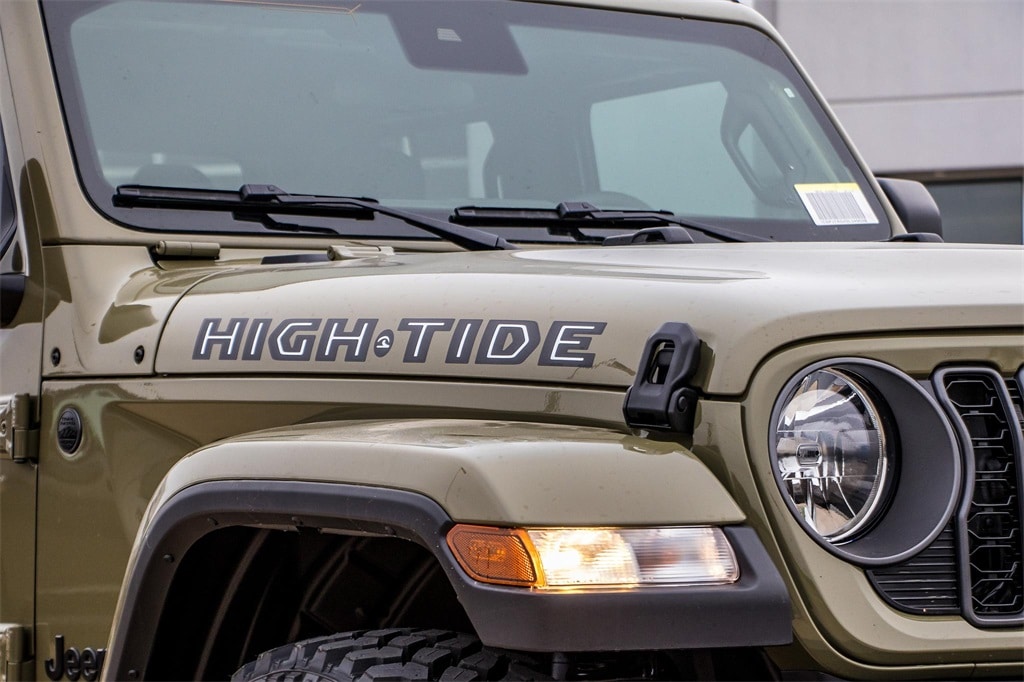 New 2025 Jeep Gladiator HIGH TIDE 4X4 Pickup