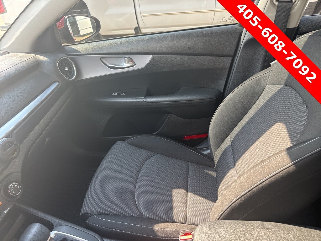 2022 Kia Forte LXS photo 4