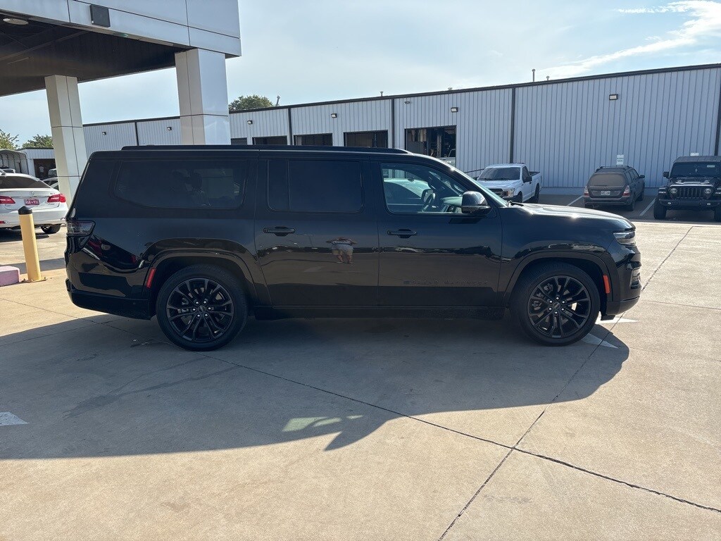 2024 Jeep Grand Wagoneer L II photo 2