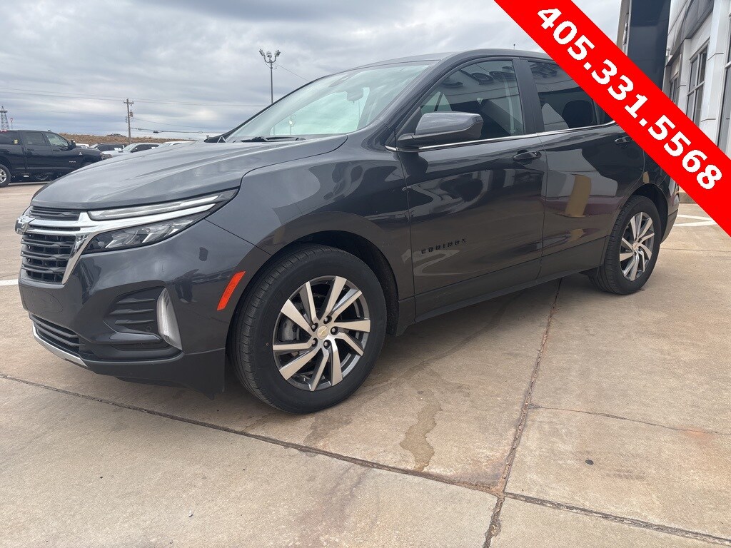 2022 Chevrolet Equinox LT photo 2