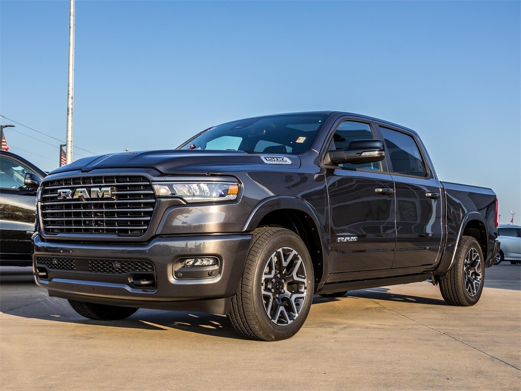 New 2026 Ram 1500 LARAMIE CREW CAB 4X4 5'7 BOX Pickup