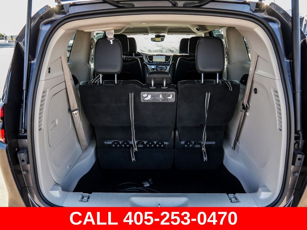 2021 Chrysler Pacifica Hybrid Touring L - Photo 12
