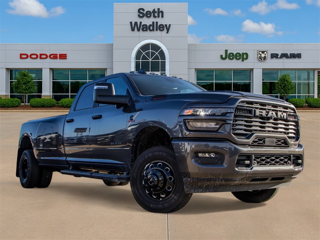 New 2025 Ram 3500 BIG HORN CREW CAB 4X4 8' BOX Pickup