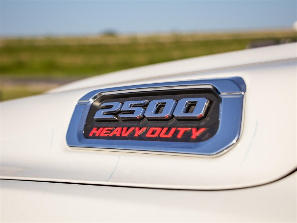 New 2025 Ram 2500 TRADESMAN CREW CAB 4X4 6'4 BOX Pickup