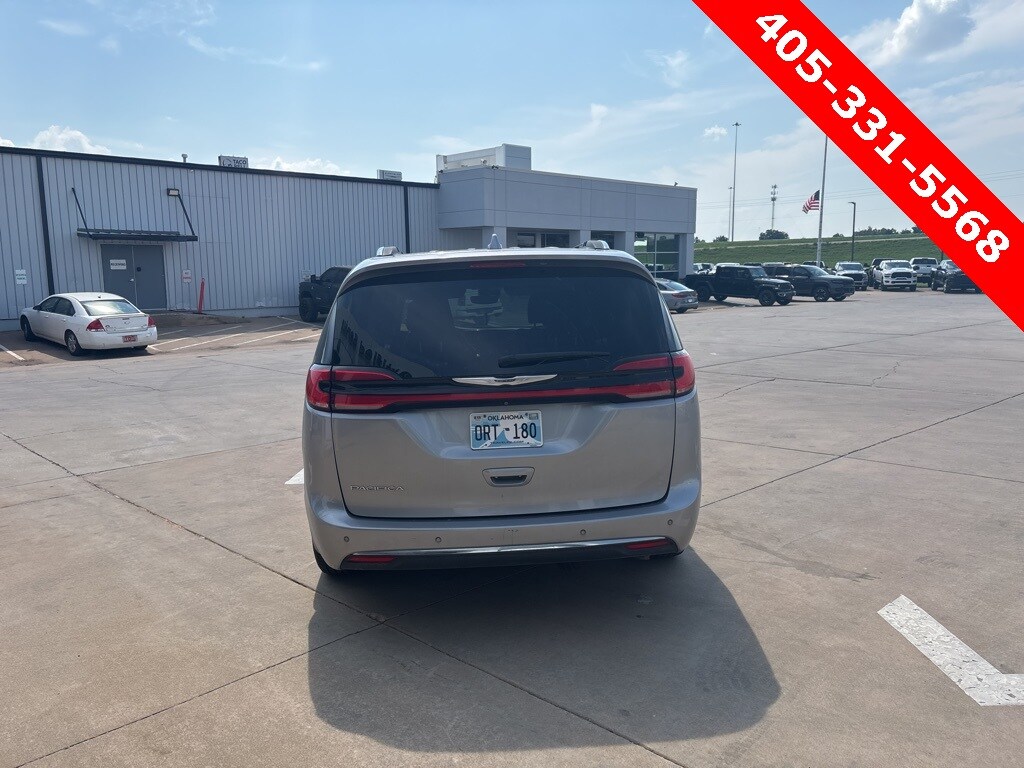 2021 Chrysler Pacifica Touring L photo 4