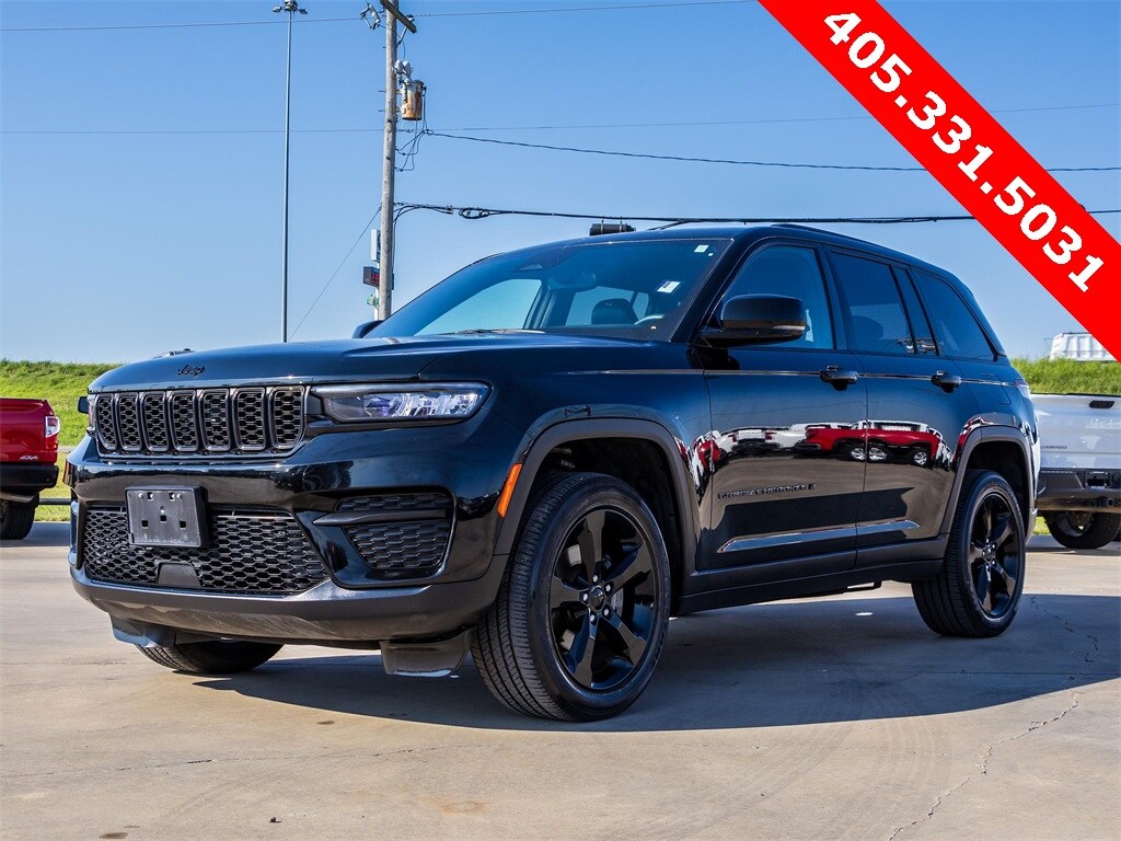 Used 2023 Jeep Grand Cherokee Laredo SUV