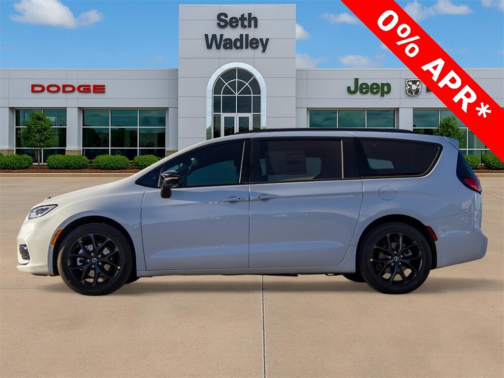 New 2026 Chrysler Pacifica SELECT Passenger Van