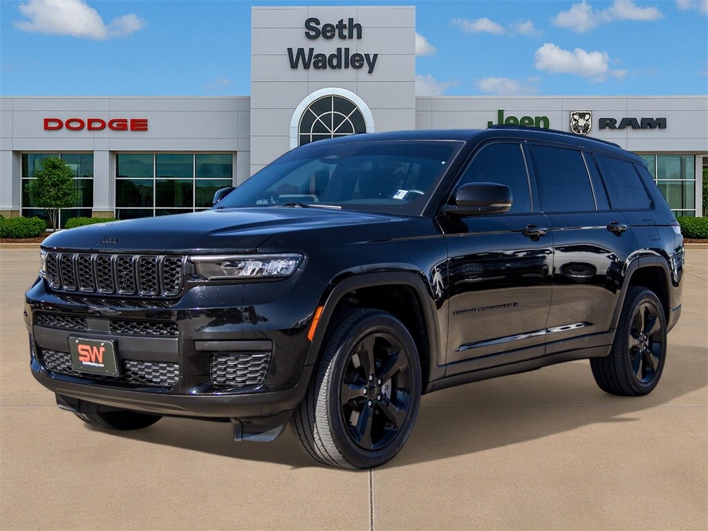 2022 Jeep Grand Cherokee Altitude photo 3