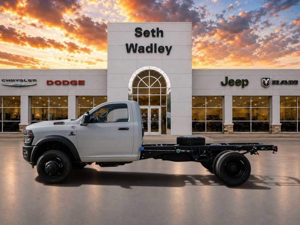 New 2026 Ram 4500 TRADESMAN CHASSIS REGULAR CAB 4X4 84' CA Pickup