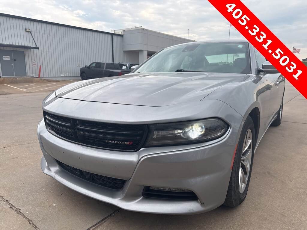 2015 Dodge Charger SXT photo 4