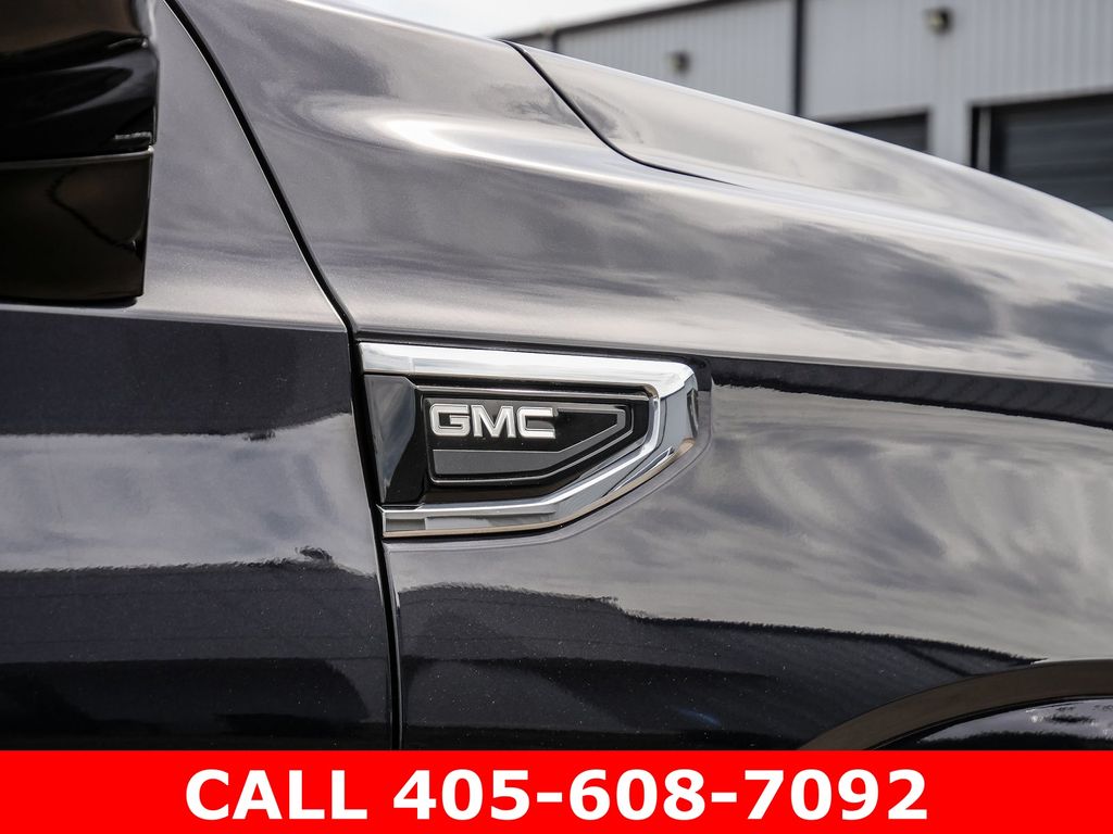 2024 GMC Yukon SLE - Photo 10