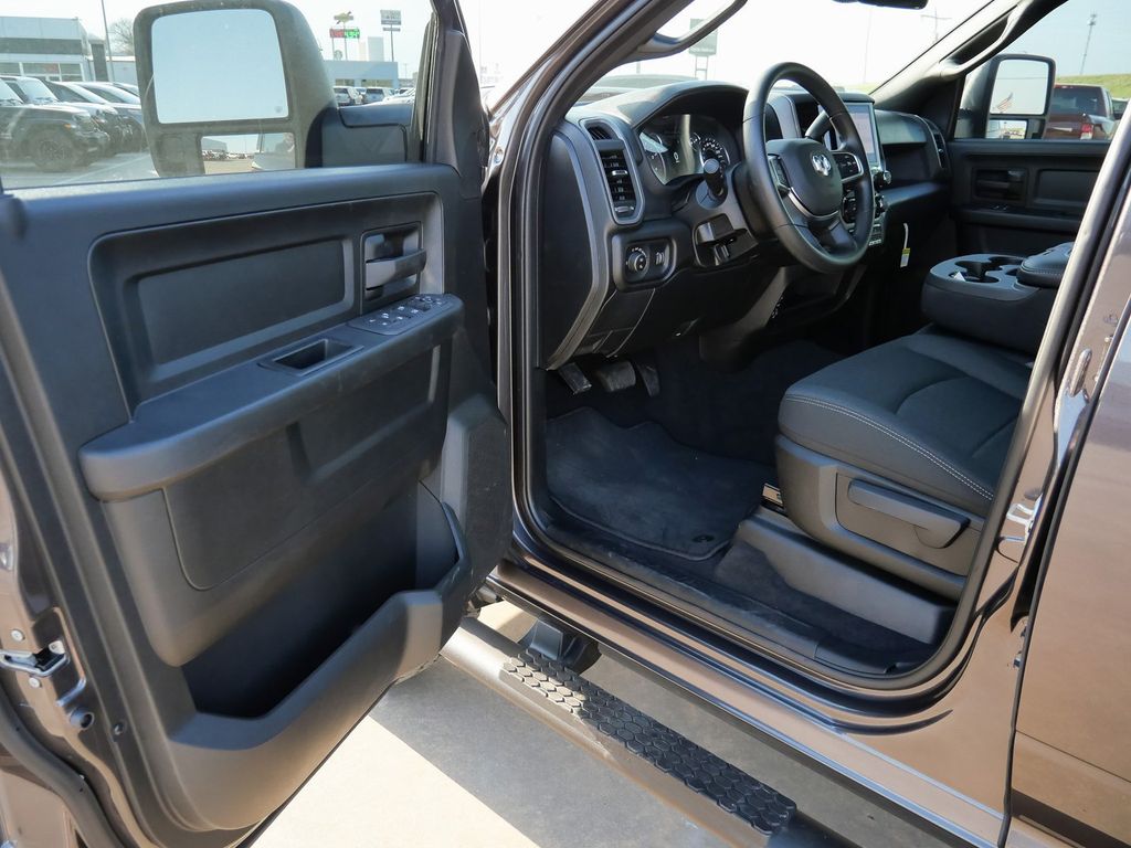2026 RAM 2500 Tradesman/Black Express - Photo 27