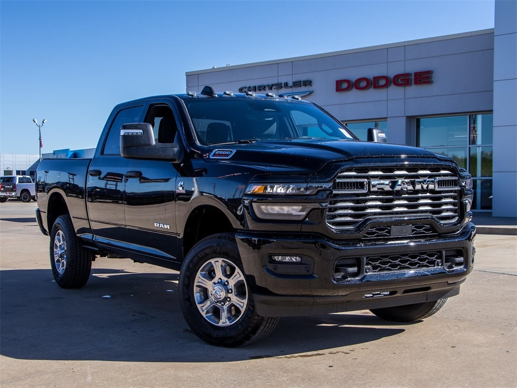 New 2025 Ram 2500 BIG HORN CREW CAB 4X4 6'4 BOX Pickup