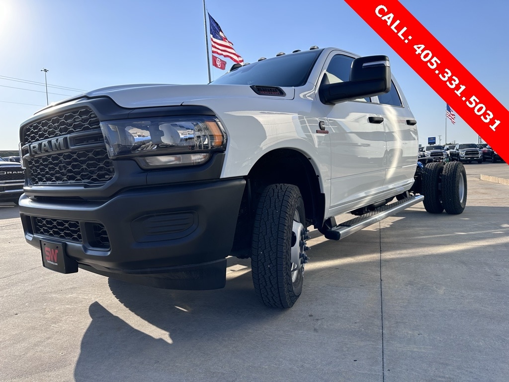 New 2024 Ram 3500 Chassis Cab 3500 TRADESMAN CREW CAB CHASSIS 4X4 60' CA Pickup