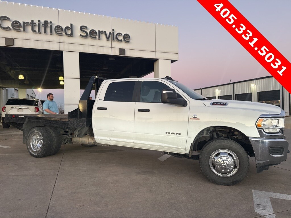2024 Ram 3500 SLT Laramie Limited photo 2