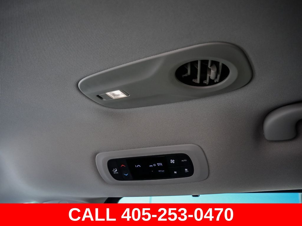 2021 Chrysler Pacifica Hybrid Touring L - Photo 30