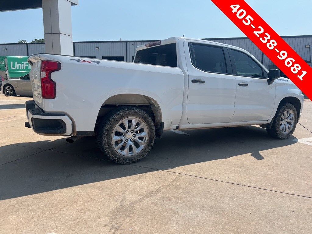 2022 Chevrolet Silverado 1500 Custom photo 2