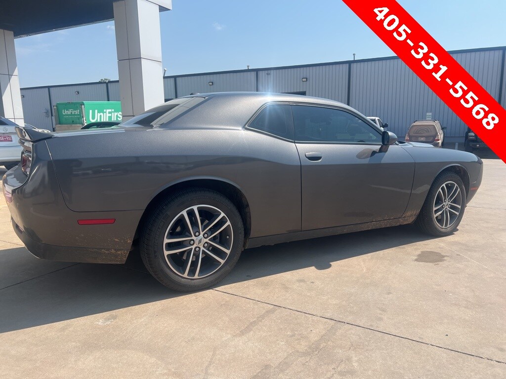 2019 Dodge Challenger SXT photo 4