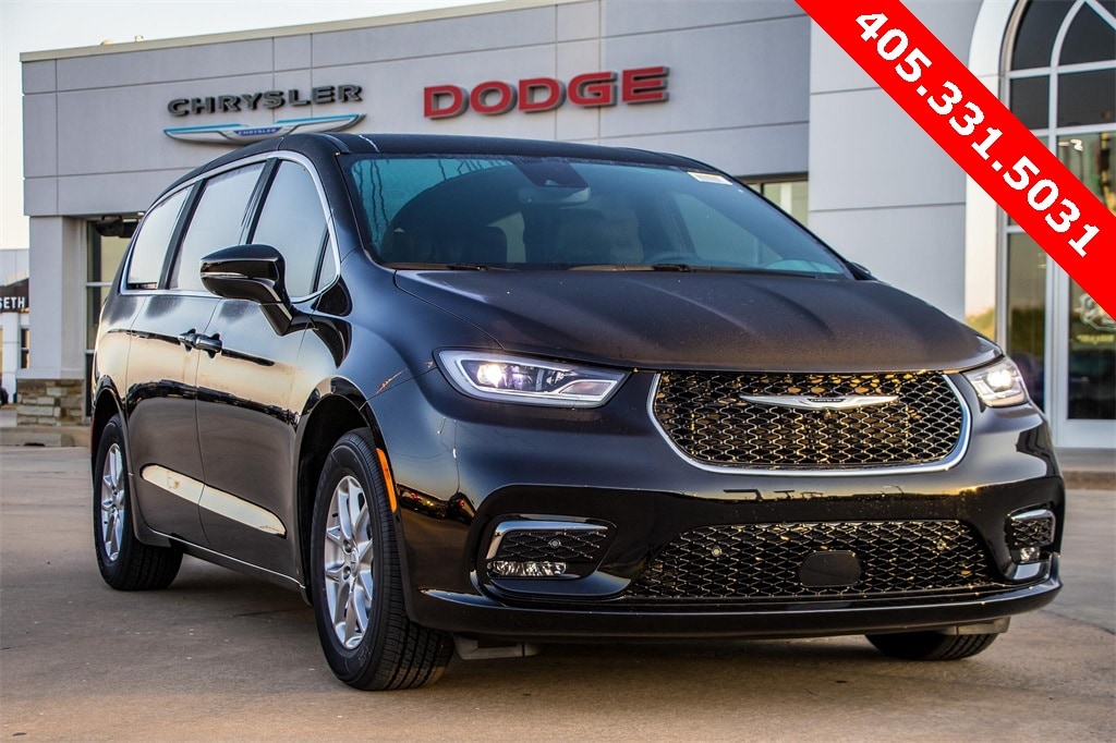 New 2026 Chrysler Pacifica SELECT Passenger Van