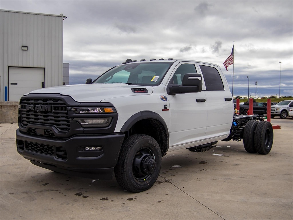 New 2026 Ram 3500 Chassis Cab 3500 TRADESMAN CREW CAB CHASSIS 4X4 60' CA Pickup