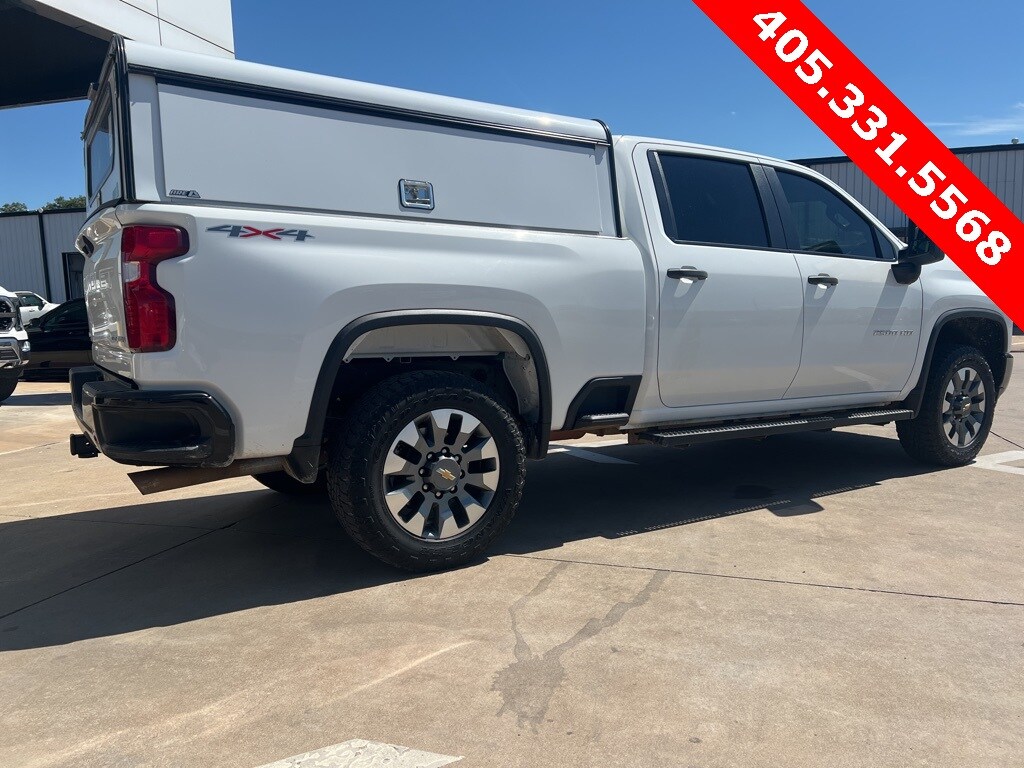 2023 Chevrolet Silverado 2500HD Custom photo 2