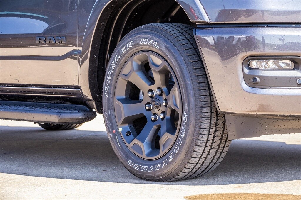 New 2026 Ram 1500 BIG HORN CREW CAB 4X4 5'7 BOX Pickup