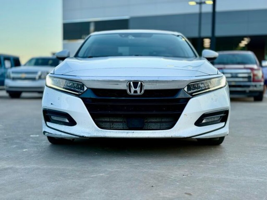 Used 2018 Honda Accord Touring 2.0T Sedan