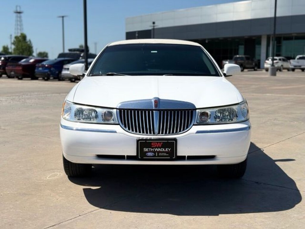 Used 2002 Lincoln Town Car Executive Sedan
