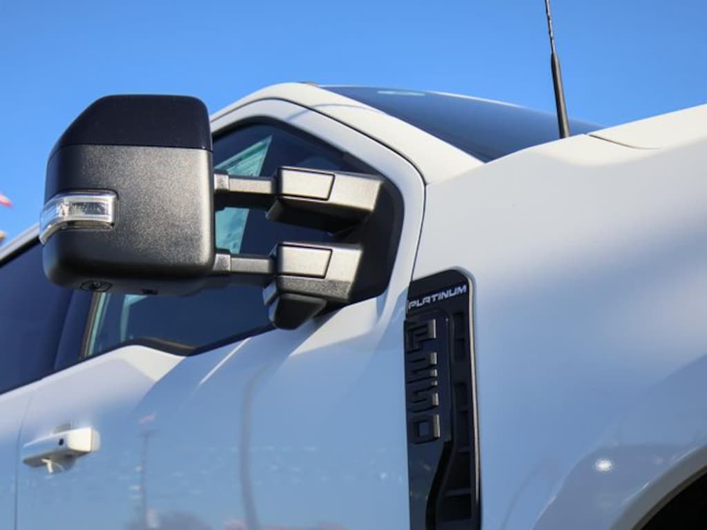 New 2025 Ford F-250SD Platinum Truck