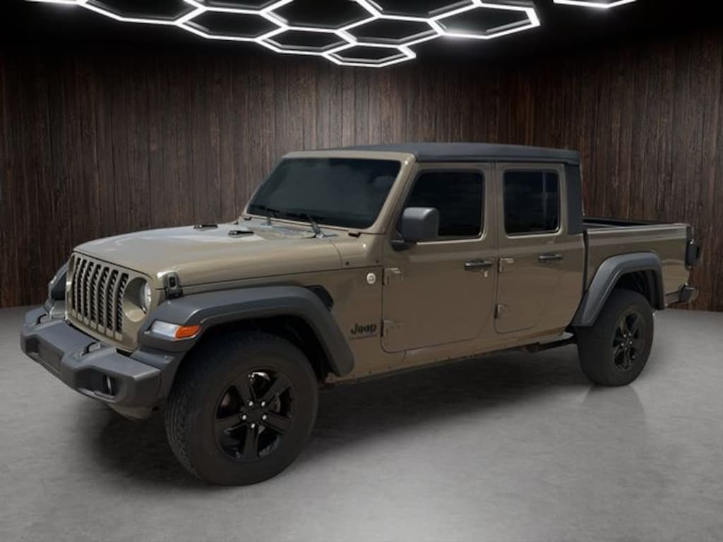 Used 2020 Jeep Gladiator Sport Truck