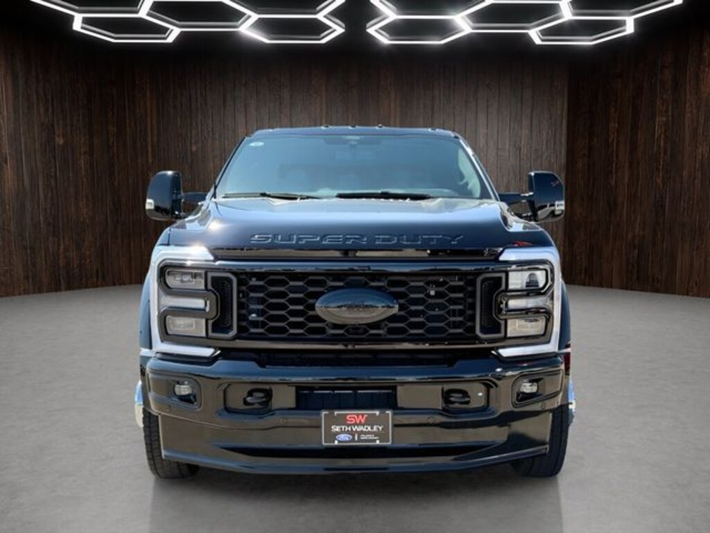 New 2025 Ford F-450SD Platinum Truck