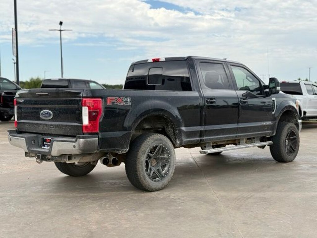 Used 2017 Ford F-250SD Lariat Truck