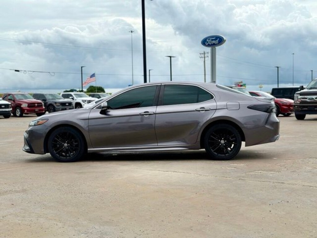Used 2022 Toyota Camry SE Sedan