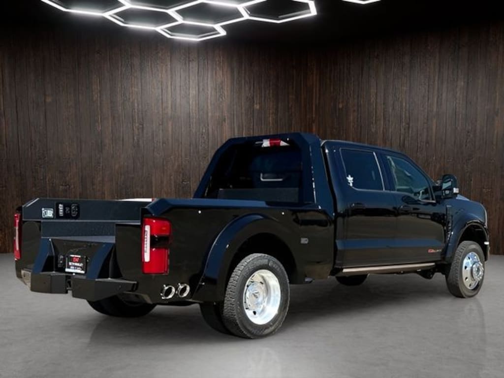 New 2025 Ford F-450SD Platinum Truck