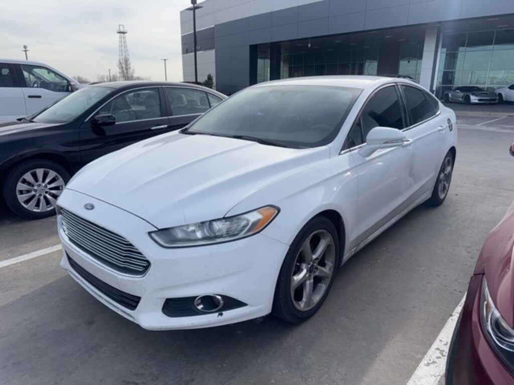 Used 2015 Ford Fusion SE Sedan