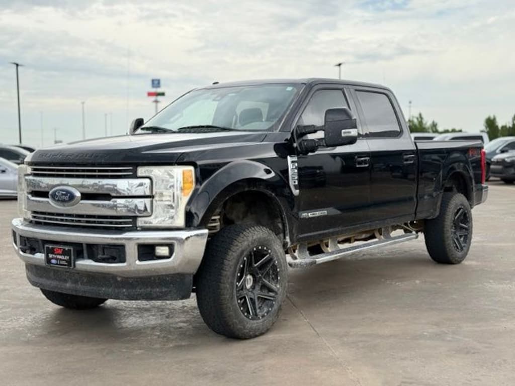 Used 2017 Ford F-250SD Lariat Truck