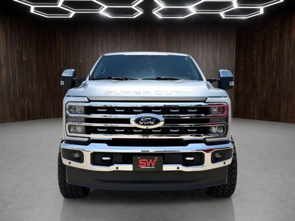 Used 2023 Ford F-250SD Lariat Truck