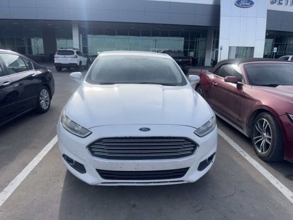 Used 2015 Ford Fusion SE Sedan