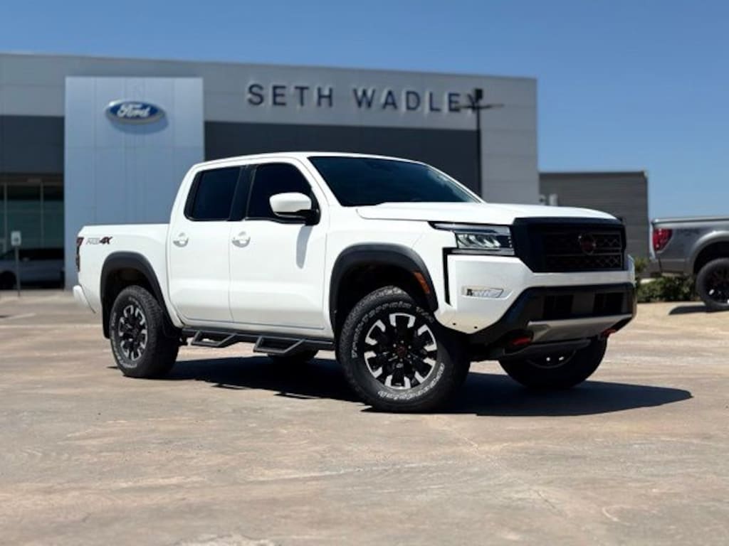 Certified 2022 Nissan Frontier PRO-4X Truck