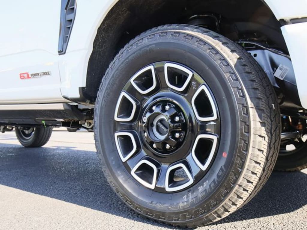 New 2025 Ford F-250SD Platinum Truck