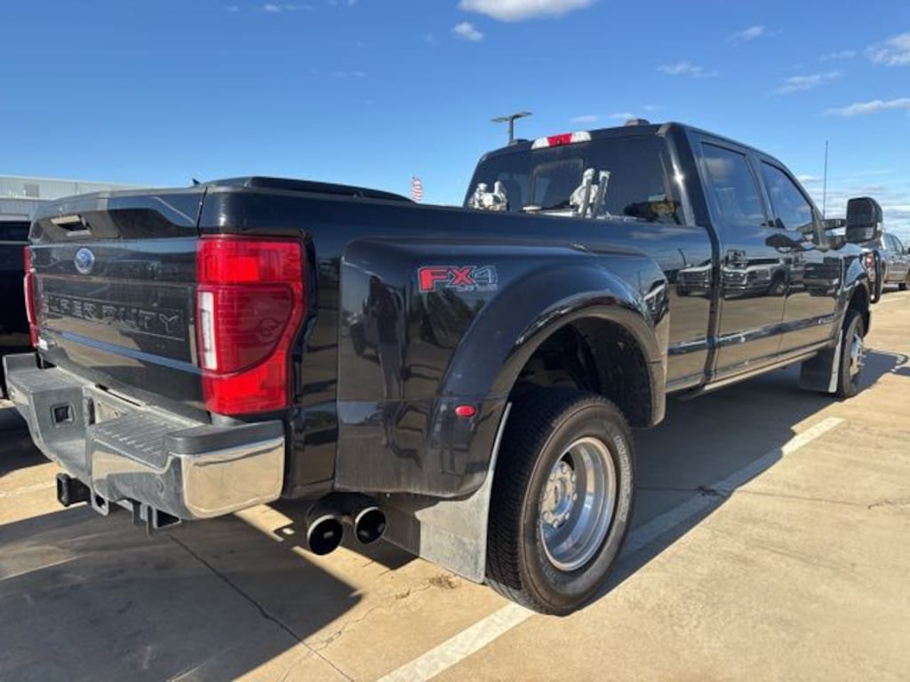 Used 2022 Ford F-350SD Lariat Truck
