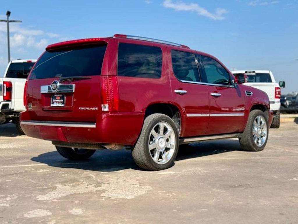 Used 2011 Cadillac Escalade Premium SUV