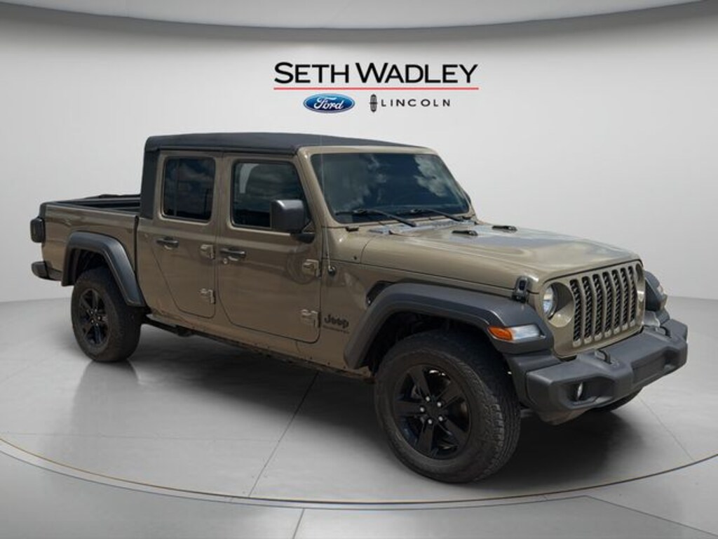 Used 2020 Jeep Gladiator Sport Truck