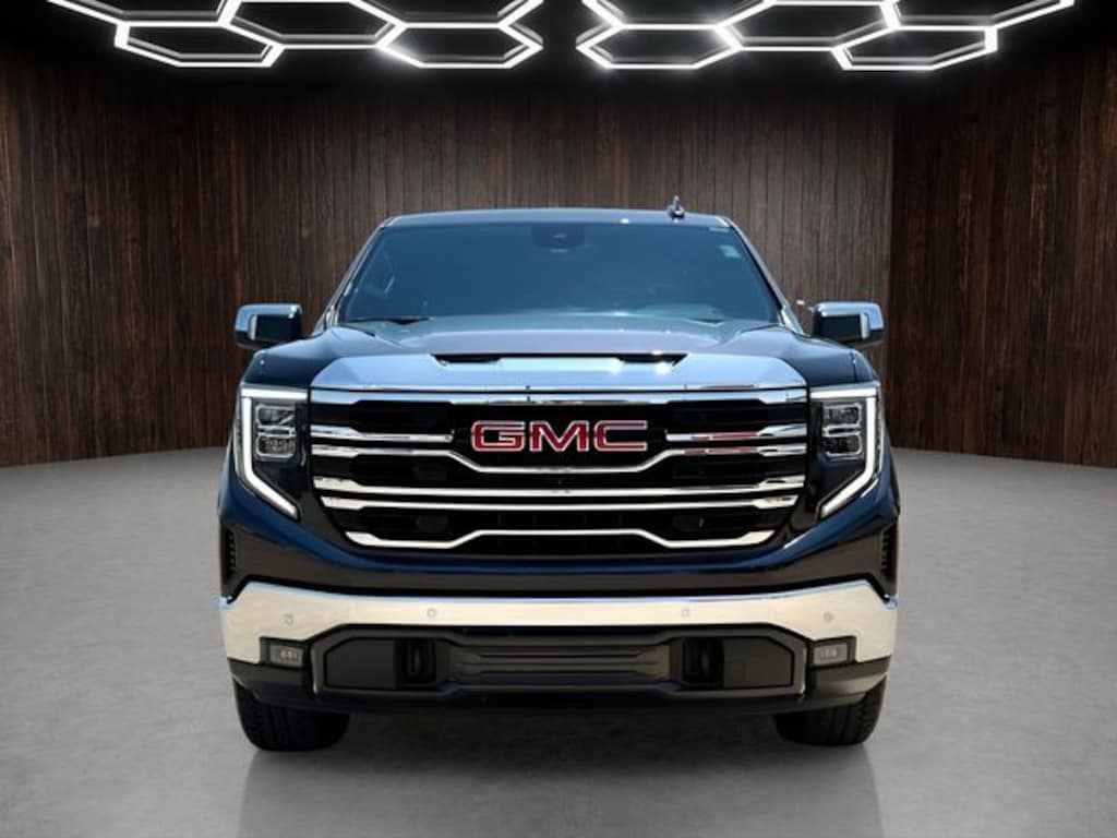 Used 2025 GMC Sierra 1500 SLT Truck