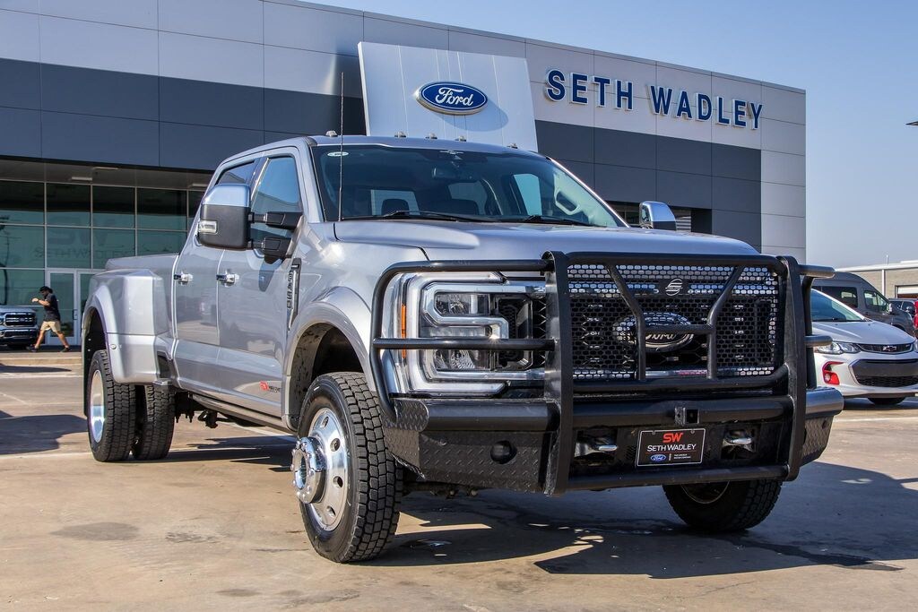 Used 2023 Ford F-450SD Lariat Truck