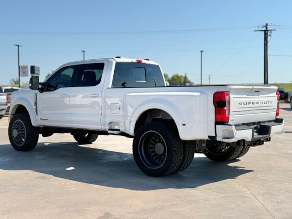New 2025 Ford F-450SD Platinum Truck