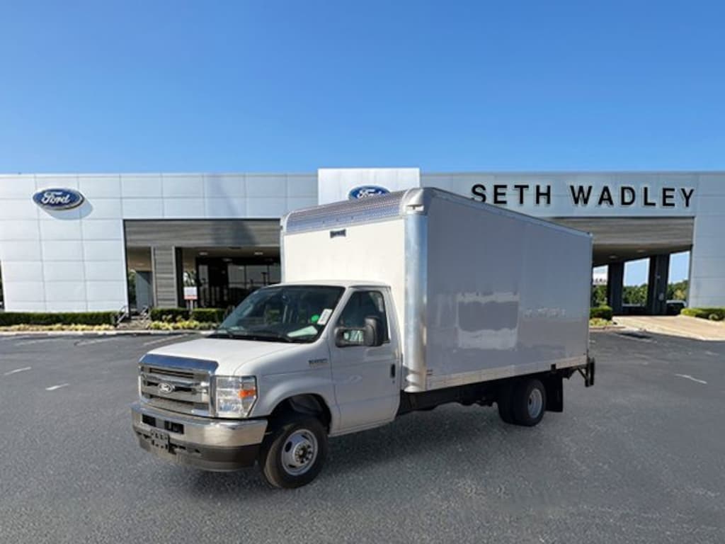New 2026 Ford E-450SD Base Cab/Chassis