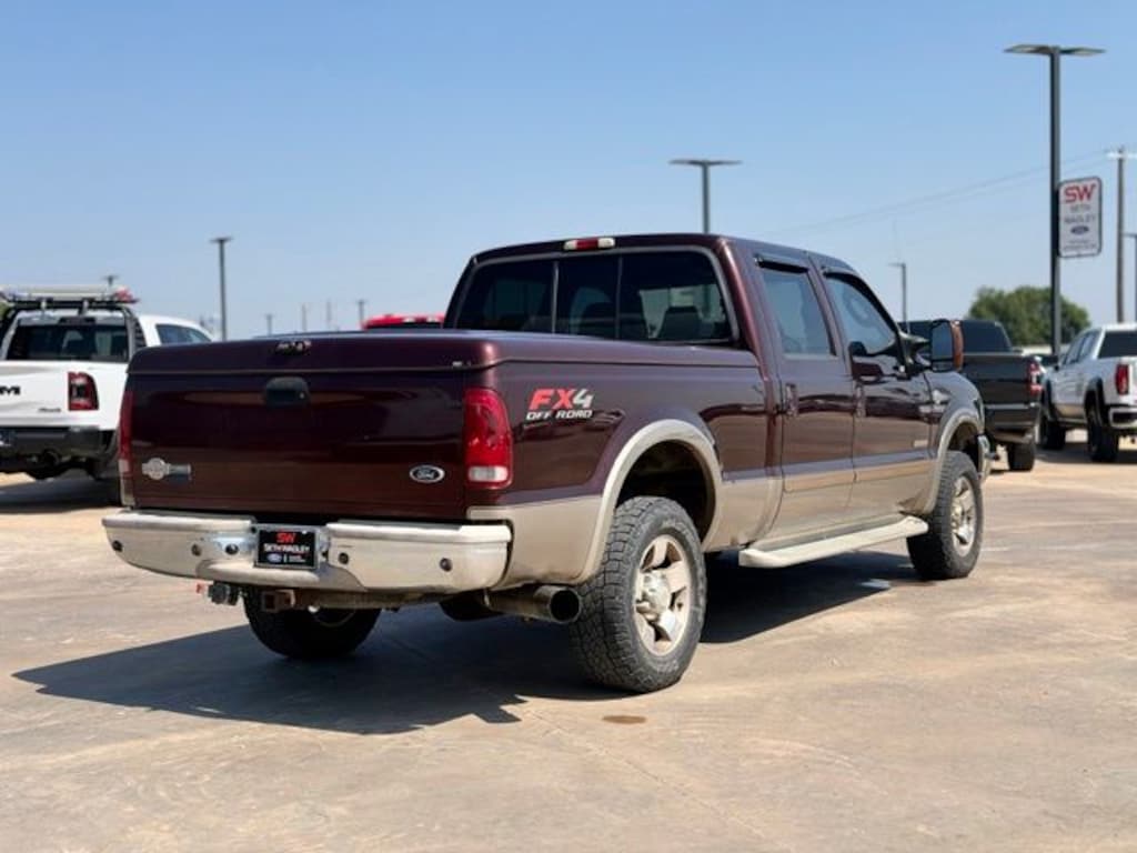 Used 2004 Ford F-250SD Lariat Truck